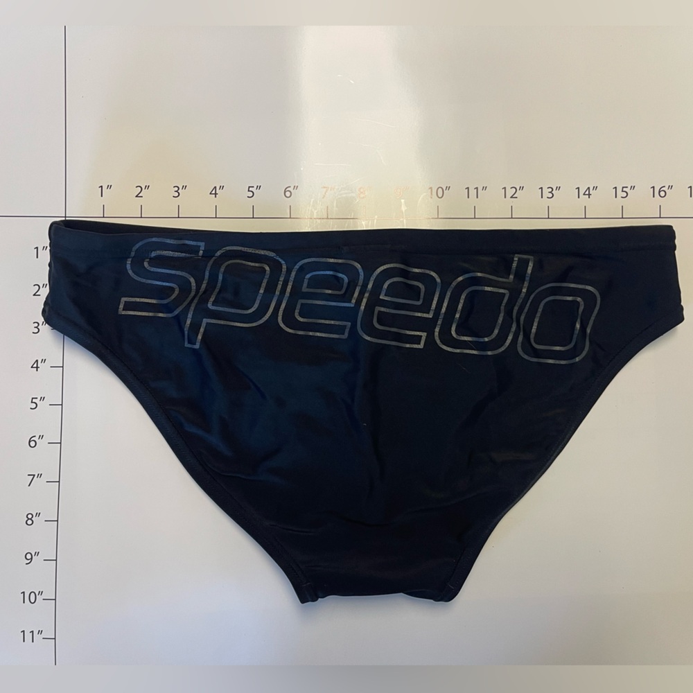 Men’s Speedo bikini 36”, great condition